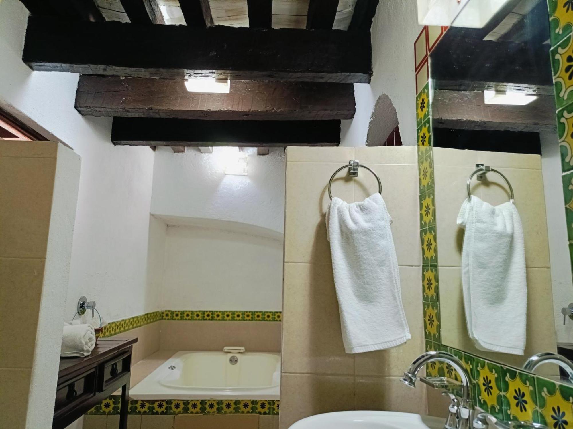 Hotel Bacantes *